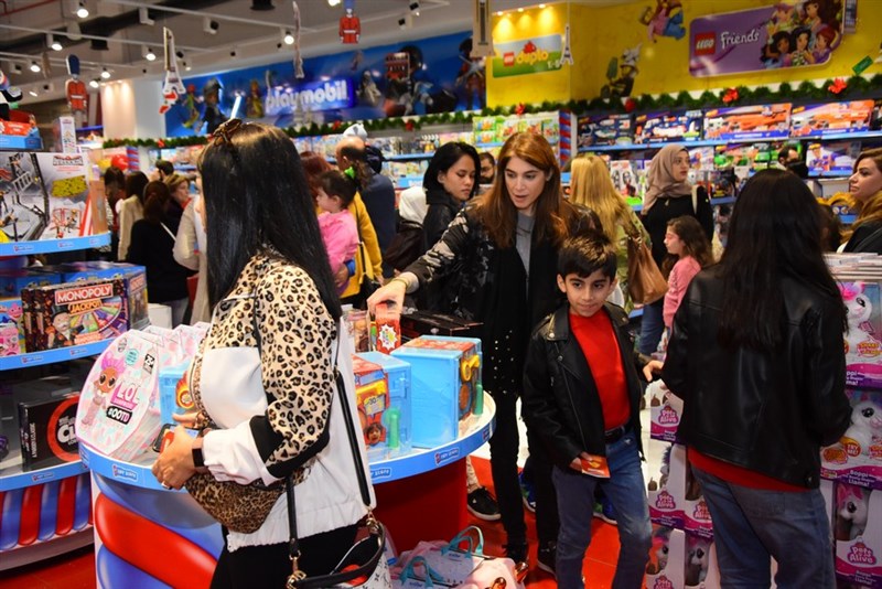 Biggest Christmas Reveal event at Toy Store-ABC Verdun